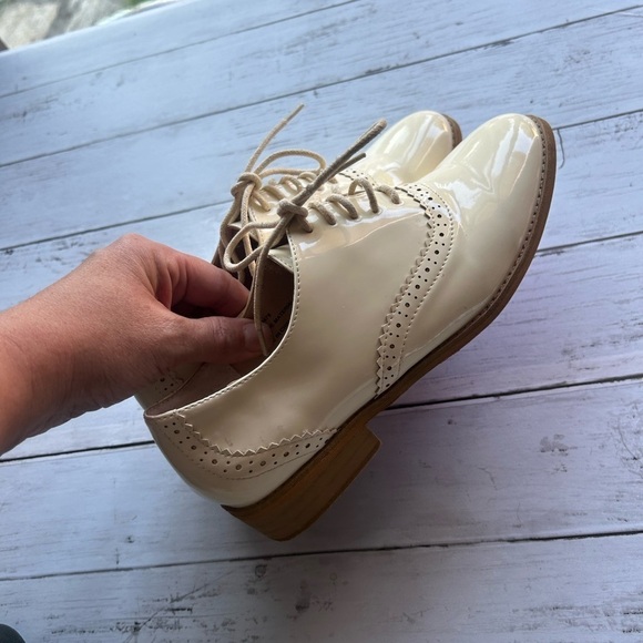 Twiggy London Cream Oxford / Loafers 6.5 - Picture 4 of 12